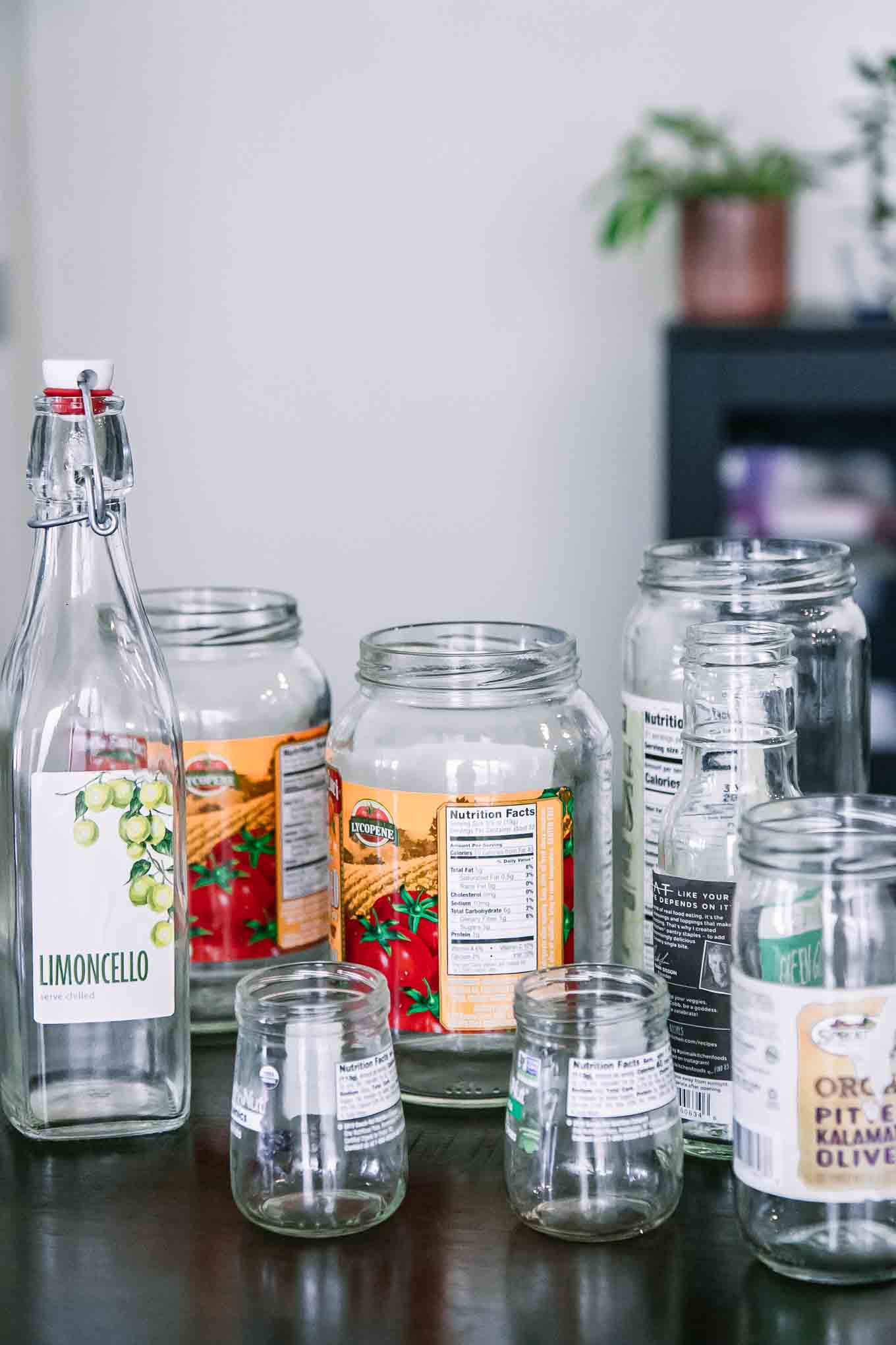 How to Easily Remove Labels From Glass Jars with Natural Ingredients