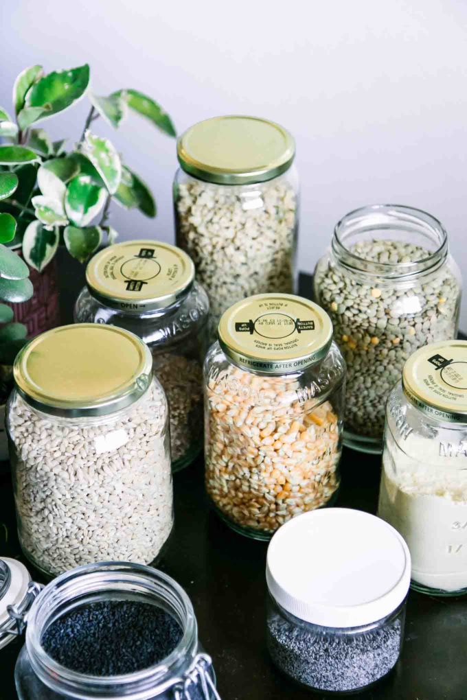 How to Easily Remove Labels From Glass Jars with Natural Ingredients