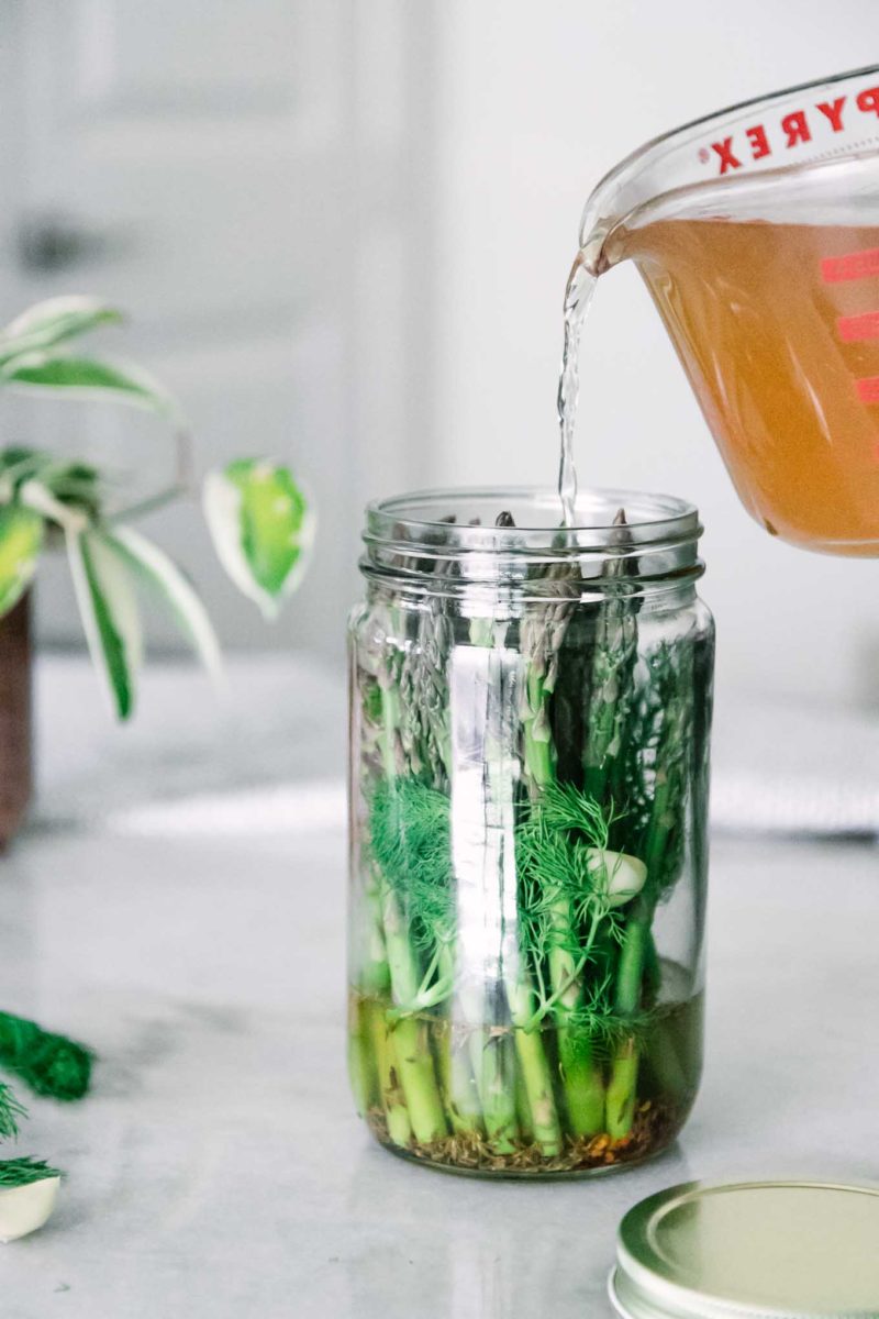 Easy Quick Pickled Asparagus in the Refrigerator