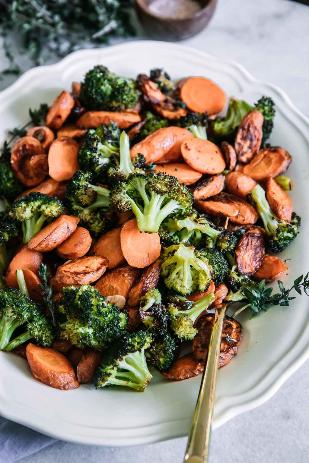 Roasted Broccoli and Carrots ⋆ 5 Ingredients, 30 Minutes, Super Tasty!
