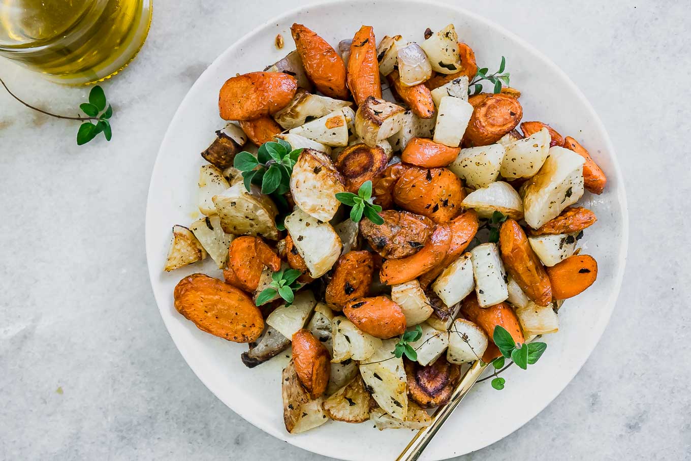 Herb Roasted Turnips and Carrots ⋆ Super Easy! (5 Ingredients + 30 Mins)