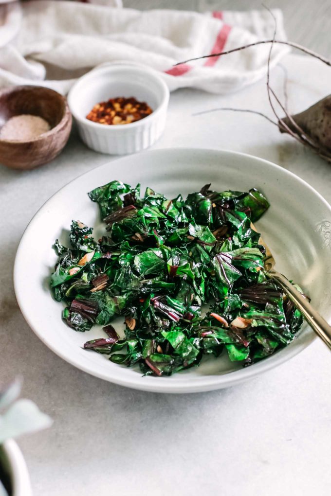 Sautéed Beet Greens ⋆ No-Waste Beet Leaves Side Dish Recipe!