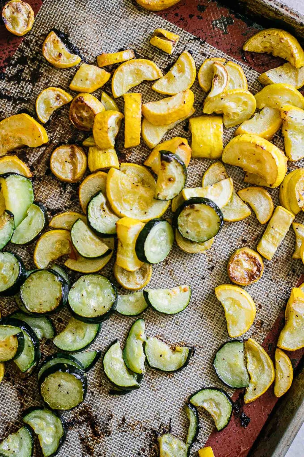Roasted Zucchini and Squash ⋆ Easy Baked Summer Squash!