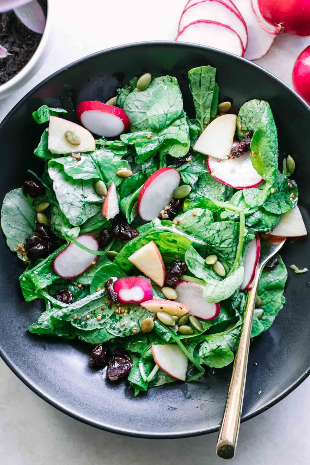 Radish Greens Salad ⋆ Use Radish Leaves in a Simple Salad! 🥗