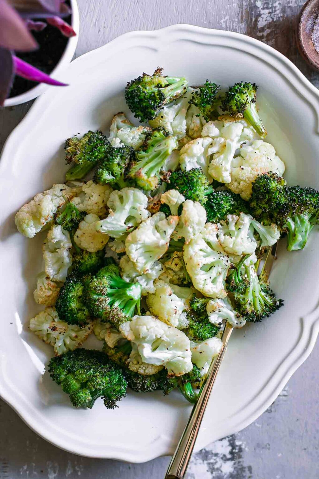 Roasted Cauliflower and Broccoli ⋆ 5 Ingredients + 30 Minutes!