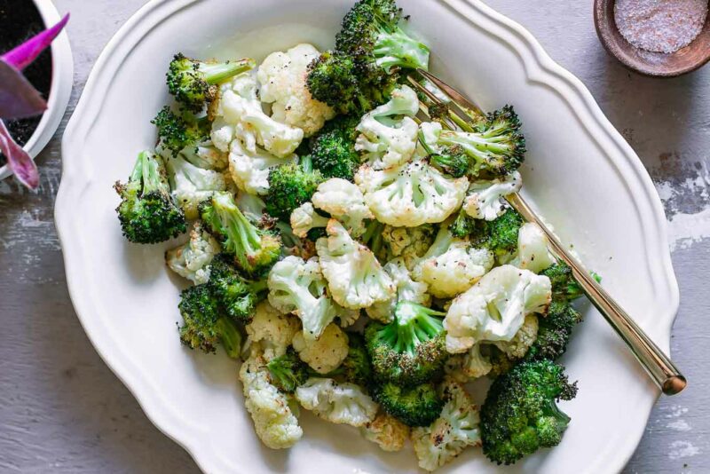 Roasted Cauliflower and Broccoli ⋆ 5 Ingredients + 30 Minutes!