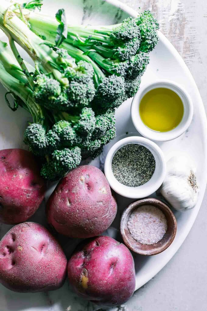 Roasted Broccoli and Potatoes ⋆ Only 5 Ingredients + 40 Minutes!