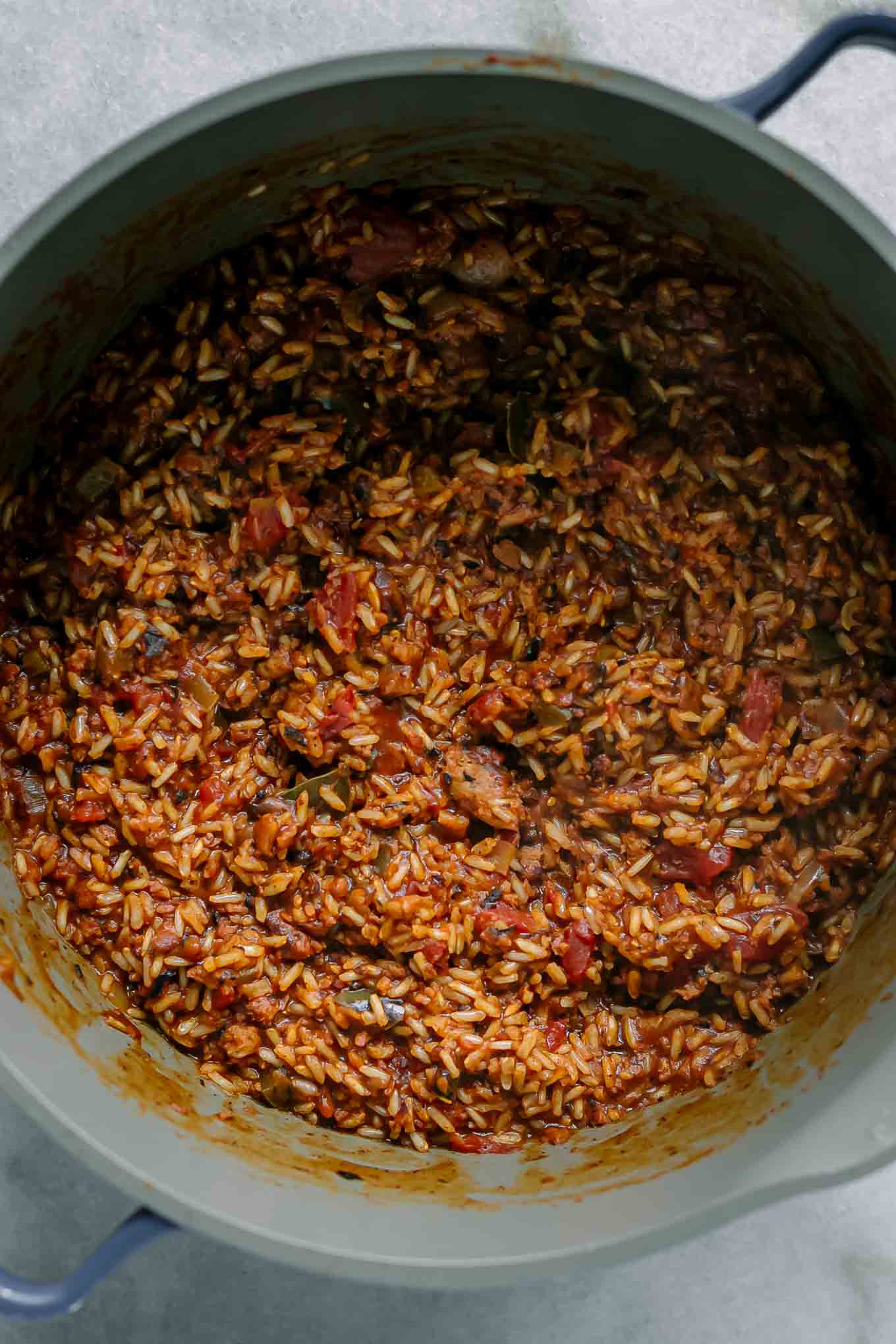 cooked vegan jambalaya in a pot